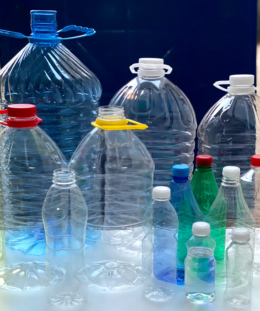 منتجات بلاستيكية متنوعة